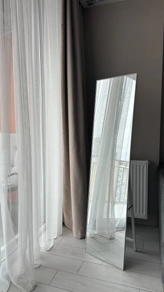 📦 **Продам зеркало в белой раме**