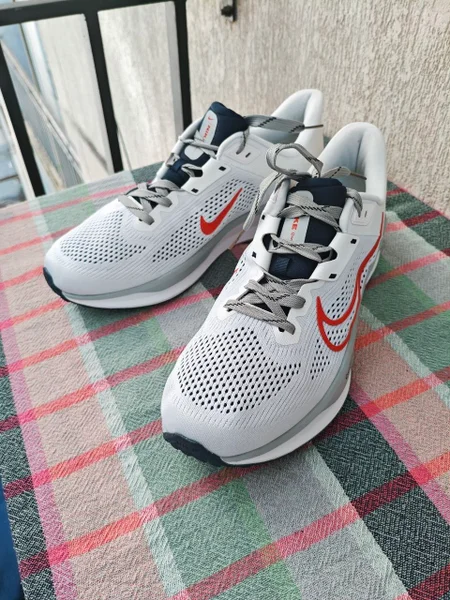 Беговые кроссовки Nike FD6033-107