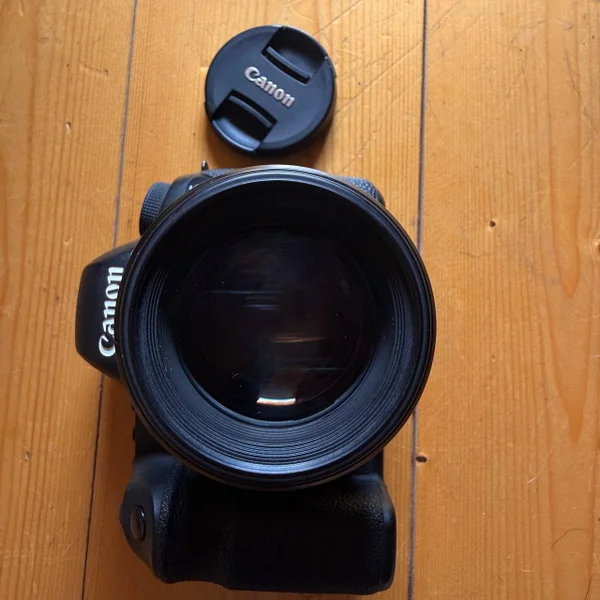 Объектив Canon EF 85mm f/1.8 USM