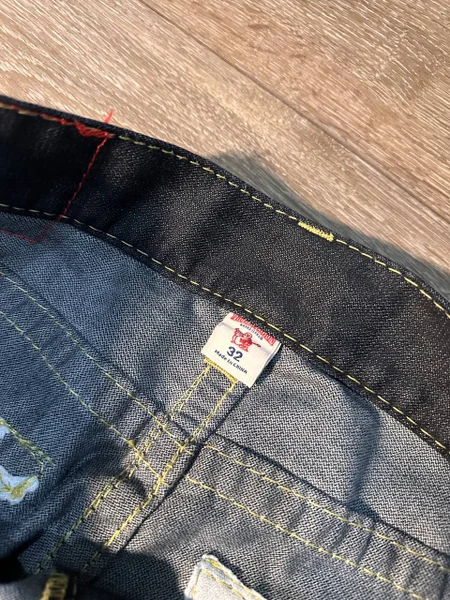 Джинсы True Religion