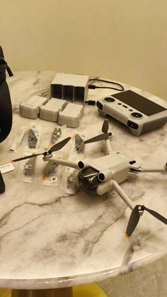 Квадрокоптер DJI Mini 3 Pro RC