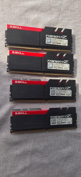 G.SKILL Trident Z DDR4-3200 CL14-14-14-34 1.35V 64GB (4x16GB