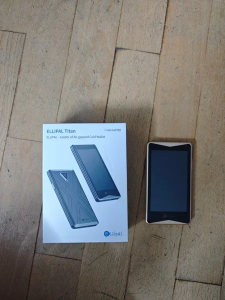Криптокошелек Ellipal Titan