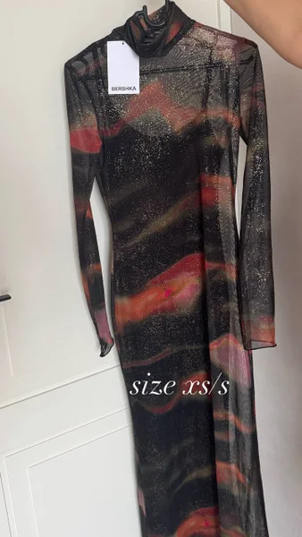 Платье Bershka
