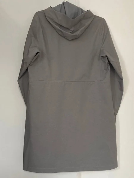 Плащ UNIQLO BlockTech
