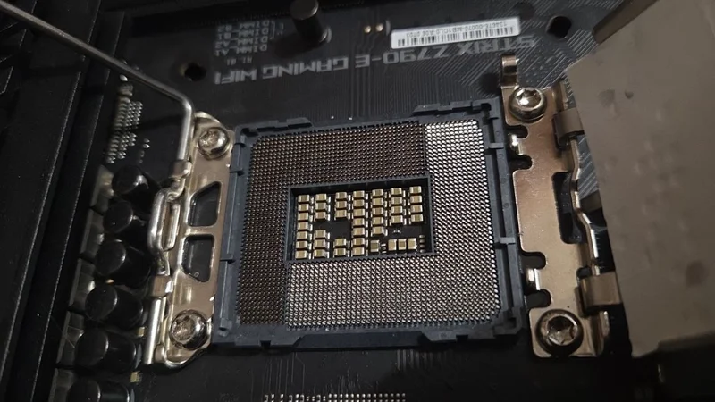 ASUS ROG strix