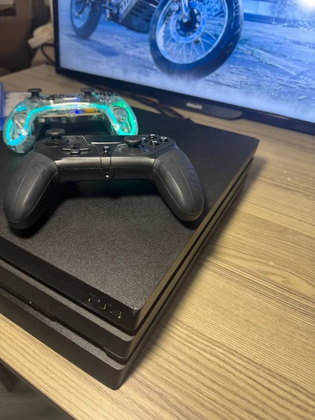 Телевизор (вместе с PS4)