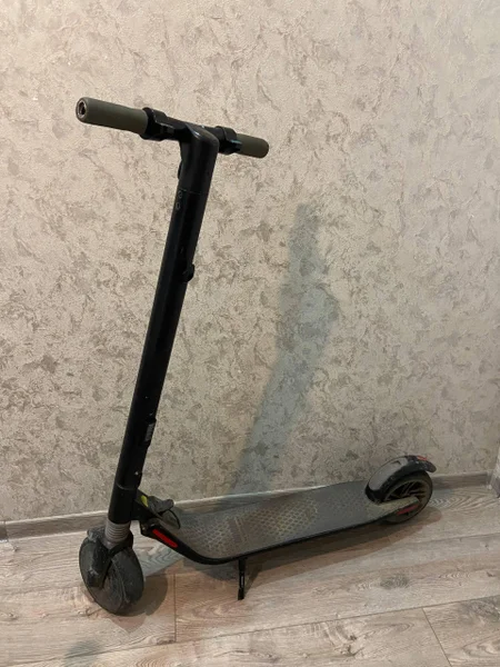 🛴 **Продам электросамокат Ninebot KickScooter ES1**