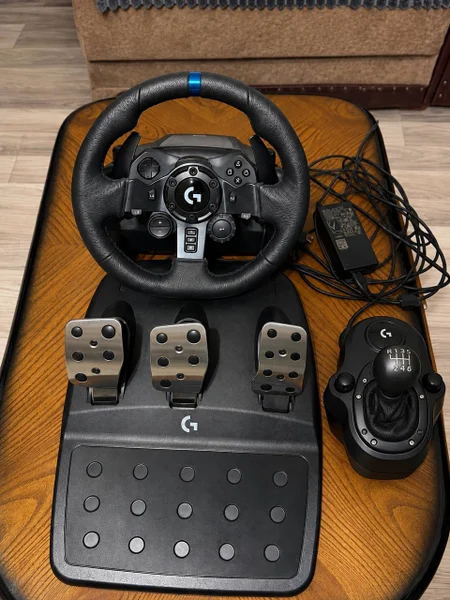 Игровой руль Logitech G923 TRUEFORCE с педалями и шифтером