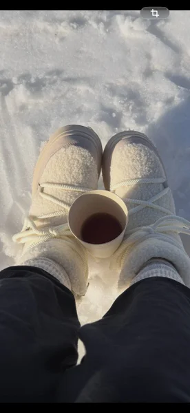 Зимние снежные белые ботинки