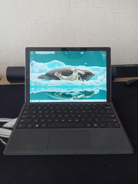 Microsoft Surface Pro 7 с док-станцией
