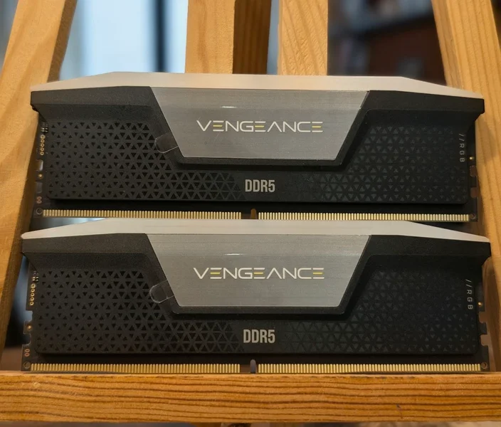 Оперативная память Corsair Vengeance RGB DDR5 32GB 6400 MT/s