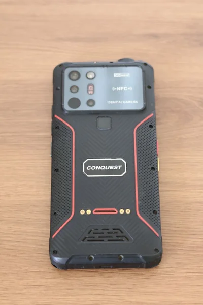 Смартфон CONQUEST s23