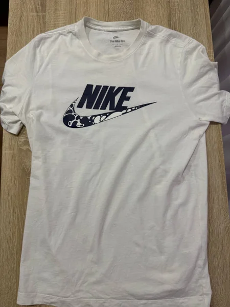 Футболки Nike