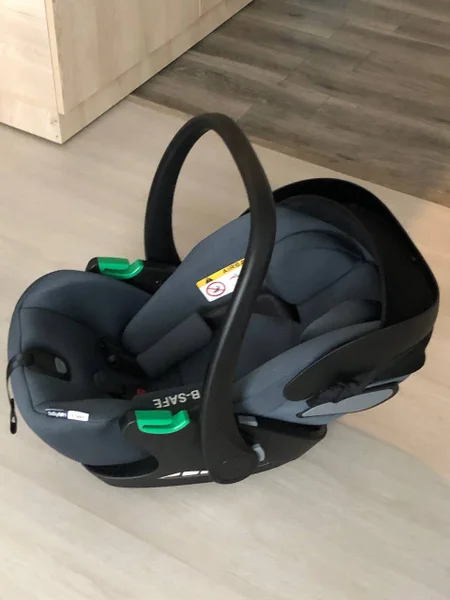 Продаем коляску Stokke 2 в 1