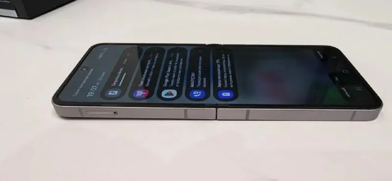Samsung Galaxy Z Flip 6
