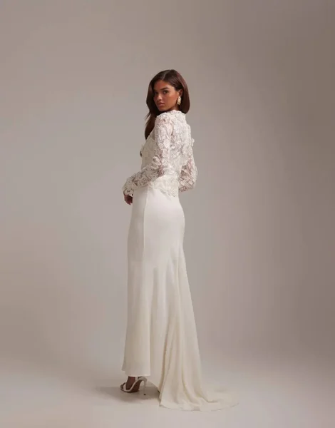 Свадебное макси-платье ASOS DESIGN Bridal с вышивкой и шлейфом