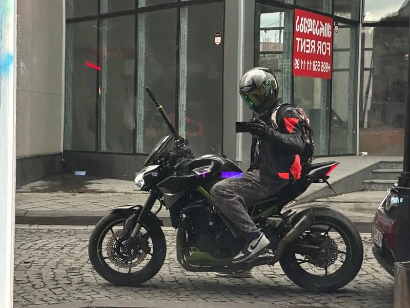 Мотоцикл Kawasaki Z900