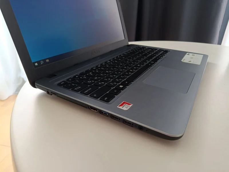 Ноутбук ASUS VivoBook