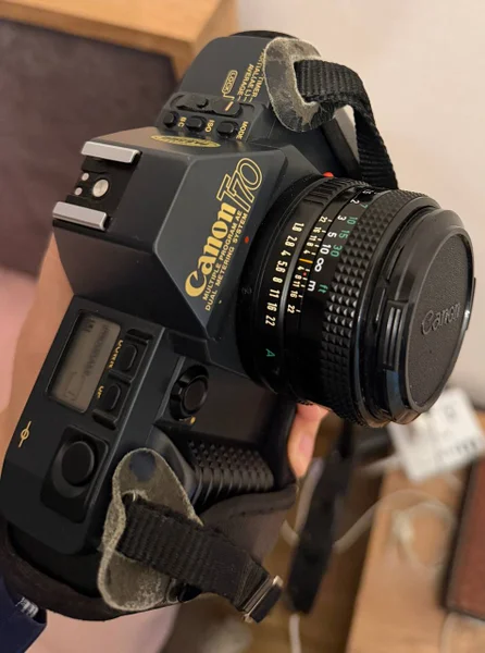 Canon T70 плёночный фотоаппарат