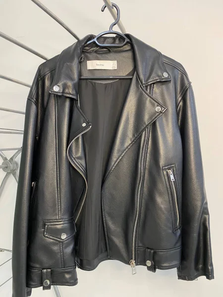 Кожанка Bershka р. М