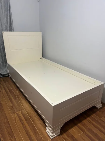 Диван