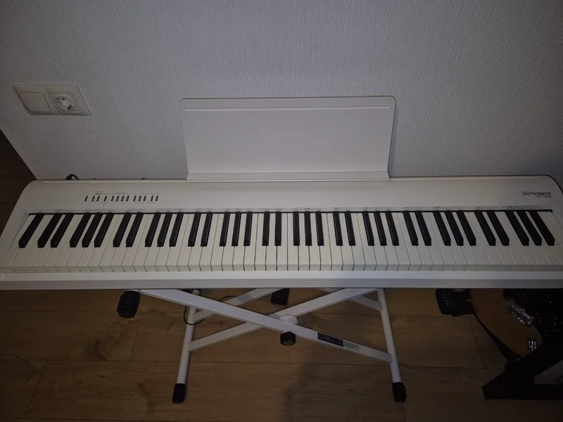 Цифровое пианино Roland FP-30X со стойкой