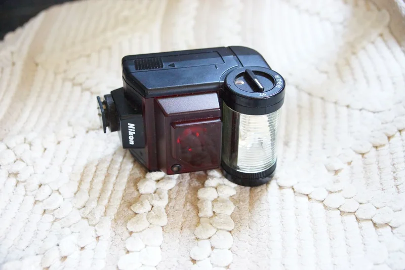 Вспышка Nikon Speedlight SB-20