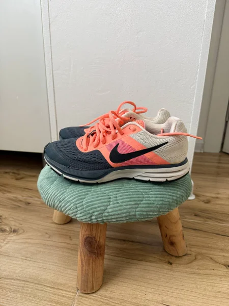 кроссовки Nike 👟