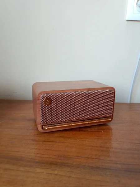 Bluetooth-колонка Edifier MP230