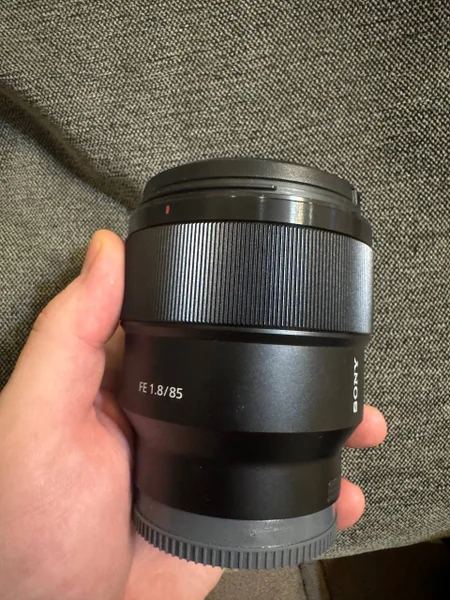 Sony 85 1.8