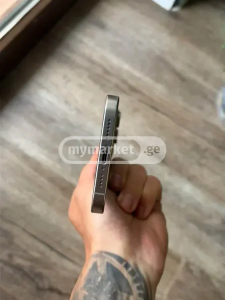 Мобильный телефон Apple