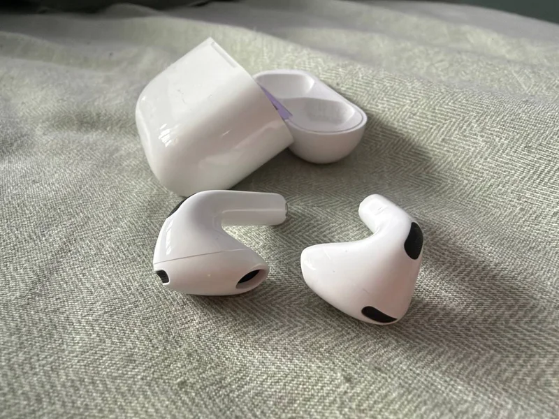 AirPods 4