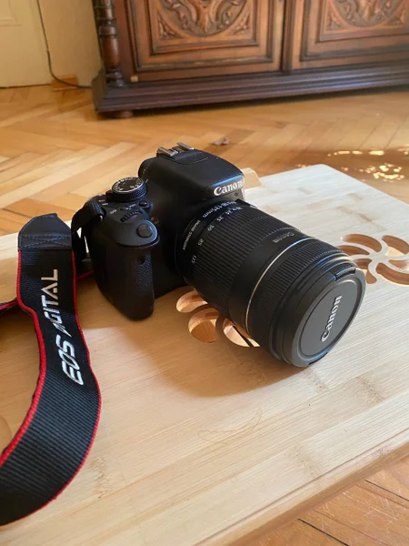 Фотоаппарат Canon EOS 600D + объектив EF-S 18-135 мм