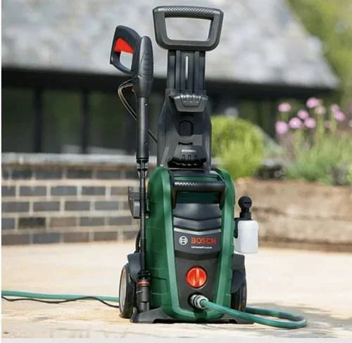 Мойка высокого давления Bosch UniversalAquatak 130 с насадкой