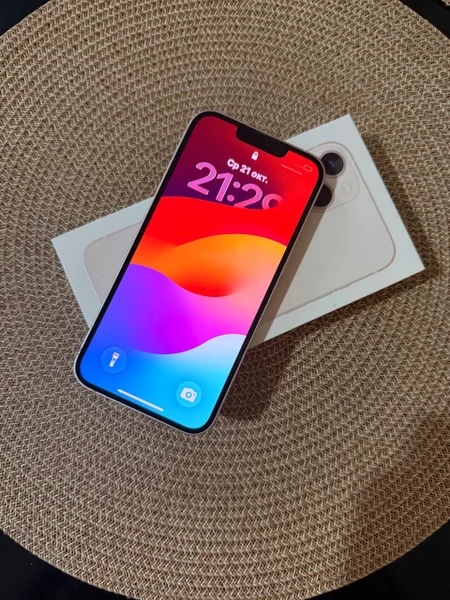 iPhone 13