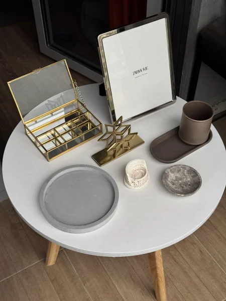 Набор IKEA: поднос и стакан для щеток