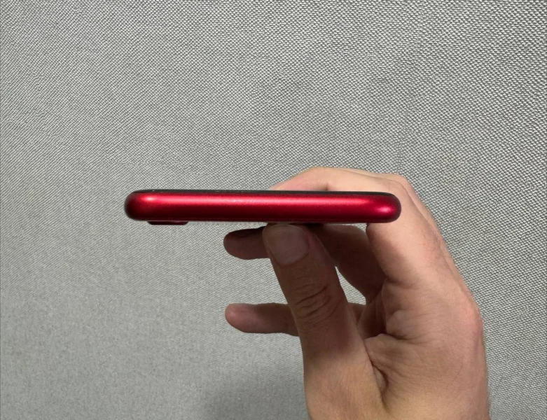 iPhone 8 Red
