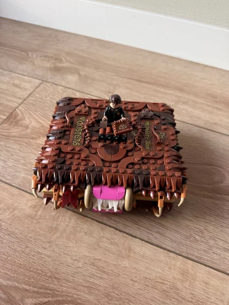Lego Harry Potter Chomping Monster Book of Monsters 76449