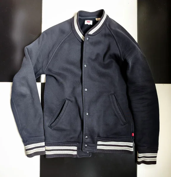 Бомбер Levi's размер M/L