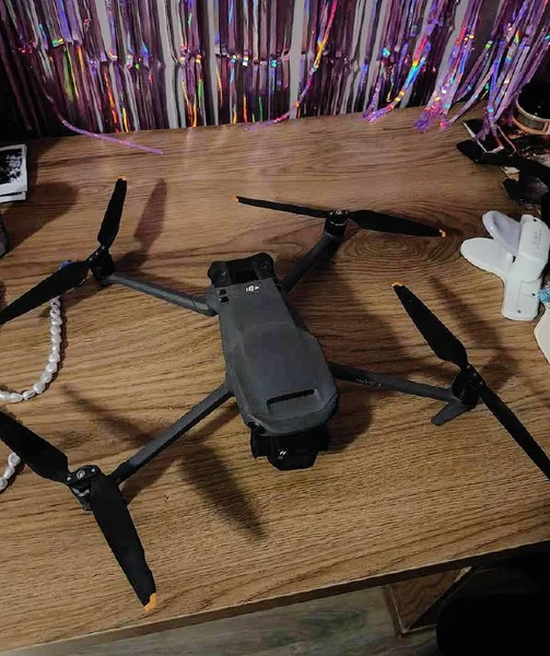 Квадрокоптер DJI Mavic 3 + Fly More Kit