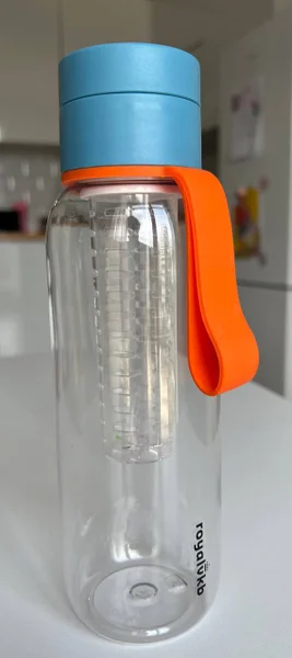 Бутылка для воды и чая с заварником
