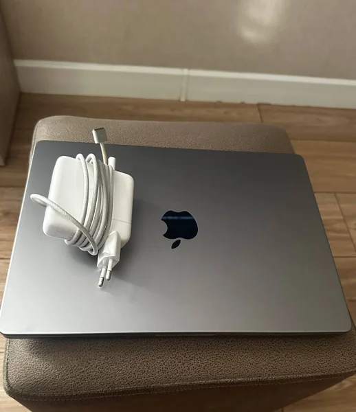 MacBook Pro 14 M1 512ГБ (дефект экрана)