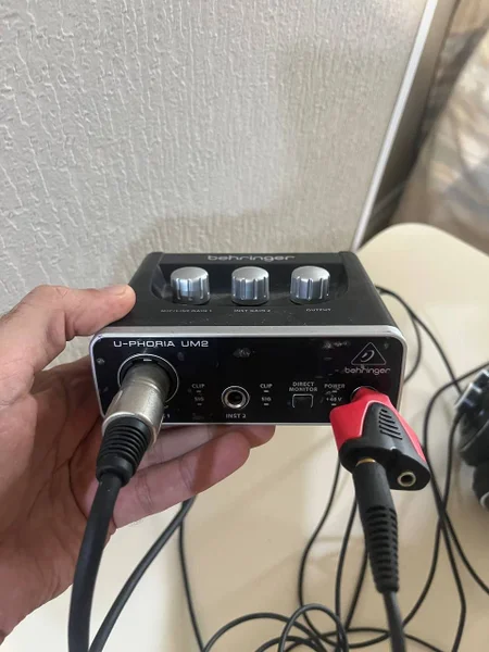 Аудиоинтерфейс Behringer U-Phoria