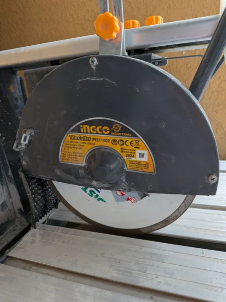 Электрический плиткорез Ingco PTC11002 с дисками
