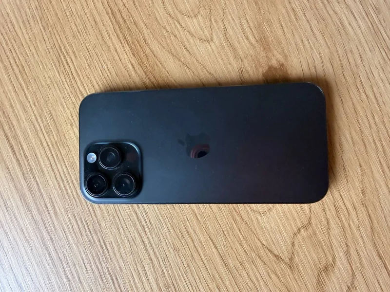 iPhone 16 Pro Max