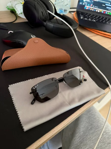**Оригинальные солнцезащитные очки Ray-Ban!**