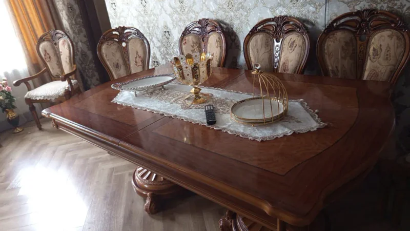 Стол