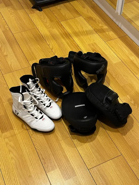 Лапы боксерские Domyos Curved Focus Mitts 500