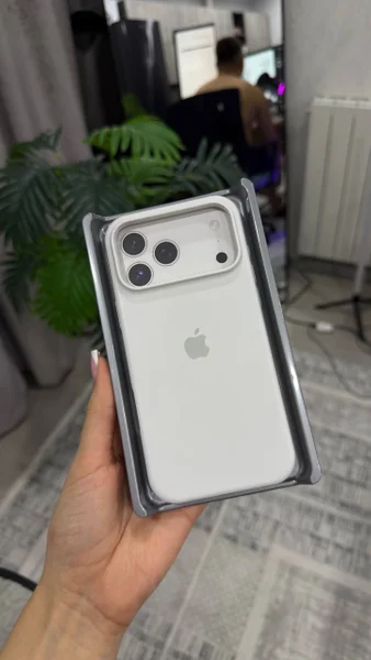 Силиконовый чехол для iPhone 17 Pro Max